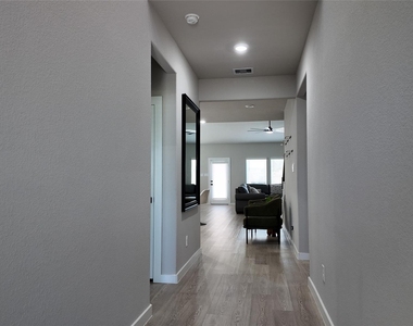 1578 King Ranch Road - Photo Thumbnail 2