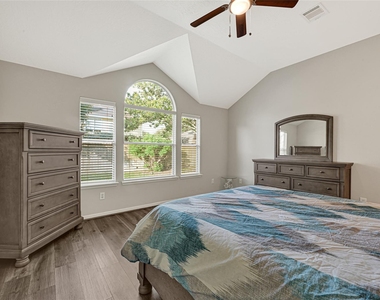 804 Cherry Blossom Drive - Photo Thumbnail 11