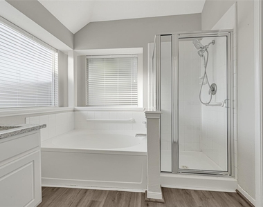804 Cherry Blossom Drive - Photo Thumbnail 14