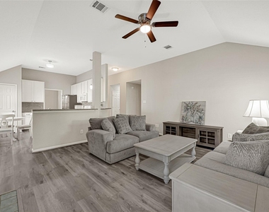 804 Cherry Blossom Drive - Photo Thumbnail 8