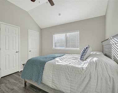 804 Cherry Blossom Drive - Photo Thumbnail 16