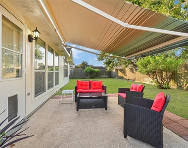 804 Cherry Blossom Drive - Photo Thumbnail 5