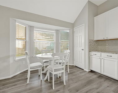 804 Cherry Blossom Drive - Photo Thumbnail 7