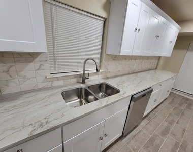 2512 12th Street - Photo Thumbnail 8