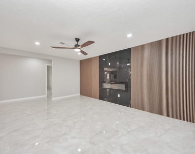 1503 Locklaine Drive - Photo Thumbnail 10