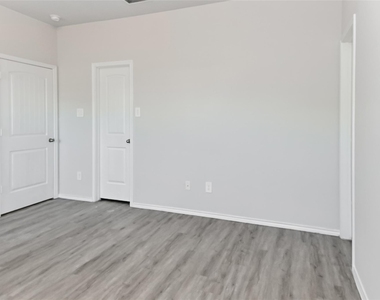 931 Imperial Heights Drive - Photo Thumbnail 6