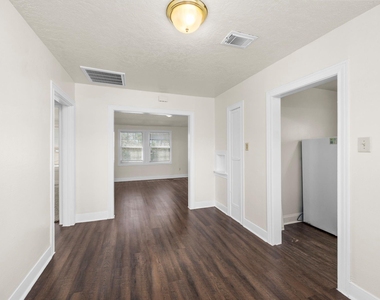 1501 Godwin Street - Photo Thumbnail 9