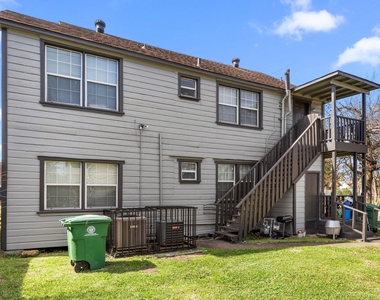 1501 Godwin Street - Photo Thumbnail 2