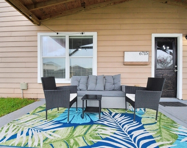 6715 Plum Springs Lane - Photo Thumbnail 17