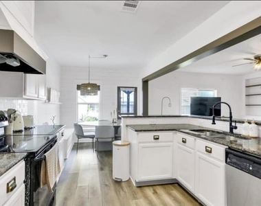 6715 Plum Springs Lane - Photo Thumbnail 9