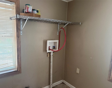 5912 Skylane Drive - Photo Thumbnail 8