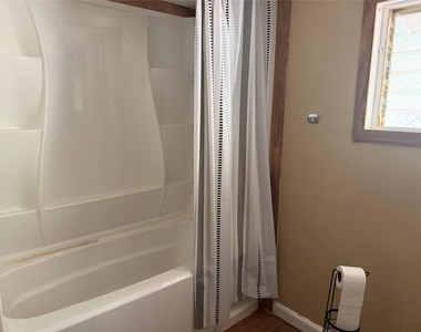 5912 Skylane Drive - Photo Thumbnail 7