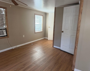 5912 Skylane Drive - Photo Thumbnail 5