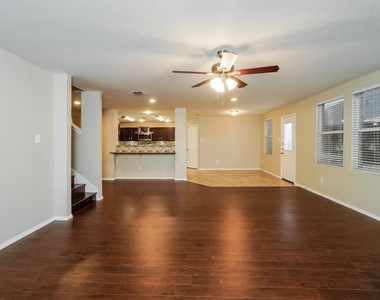 8000 Stowe Springs Lane - Photo Thumbnail 4