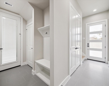 5811 Mansfield Heights Ln - Photo Thumbnail 1