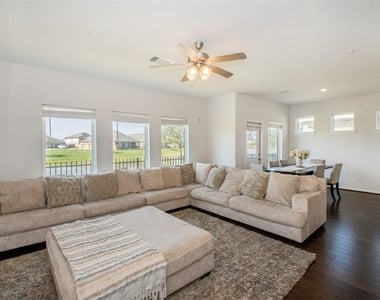 505 Prairie Grass Trail - Photo Thumbnail 7