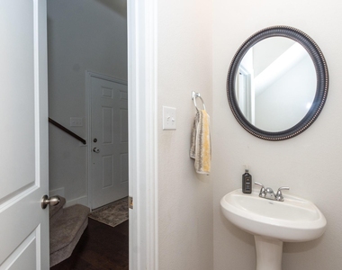 505 Prairie Grass Trail - Photo Thumbnail 9