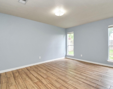11730 Zarroll Drive - Photo Thumbnail 15
