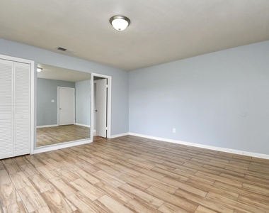 11730 Zarroll Drive - Photo Thumbnail 20