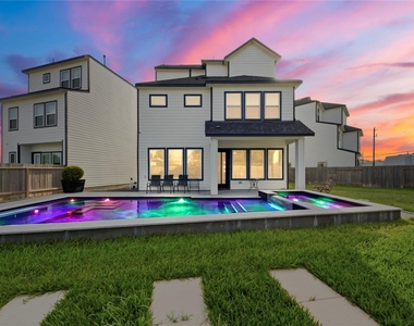 8903 Grovner Place - Photo Thumbnail 32
