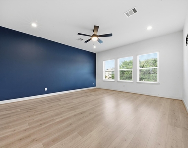 8903 Grovner Place - Photo Thumbnail 12