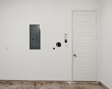 8903 Grovner Place - Photo Thumbnail 28