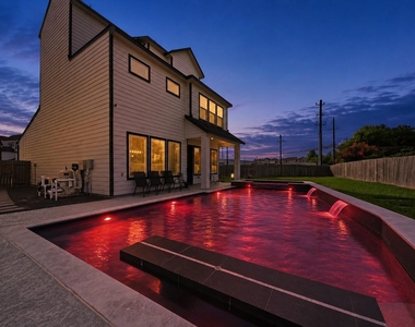8903 Grovner Place - Photo Thumbnail 36