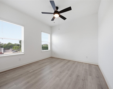 8903 Grovner Place - Photo Thumbnail 24