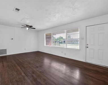 7822 Belbay Street - Photo Thumbnail 1