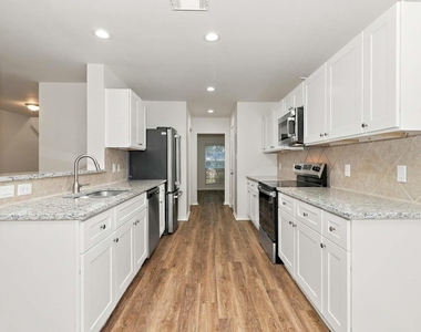 1415 Mcgee Lake Court - Photo Thumbnail 5