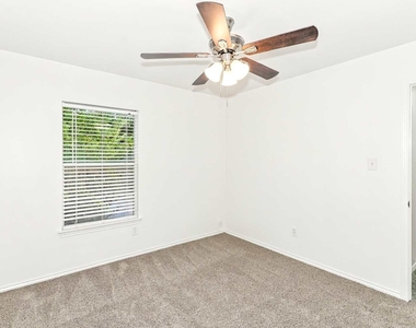 1415 Mcgee Lake Court - Photo Thumbnail 12