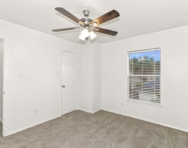 1415 Mcgee Lake Court - Photo Thumbnail 11