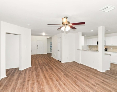 1415 Mcgee Lake Court - Photo Thumbnail 3