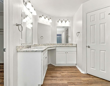 1415 Mcgee Lake Court - Photo Thumbnail 8