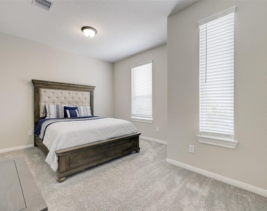 9923 Granary Mill Place - Photo Thumbnail 9