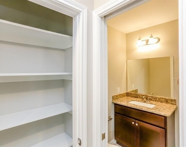 808 1/2 W Main Street - Photo Thumbnail 10