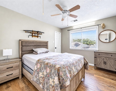 16831 Basewood Court - Photo Thumbnail 32