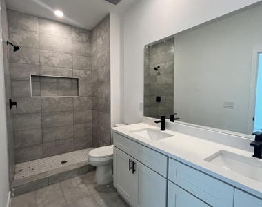3271 Hewitt Avenue Se - Photo Thumbnail 5