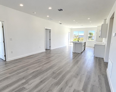 3271 Hewitt Avenue Se - Photo Thumbnail 1