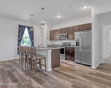 814 Nightengale Street Sw - Photo Thumbnail 3