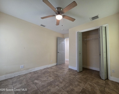 1624 Espejo Street Se - Photo Thumbnail 7