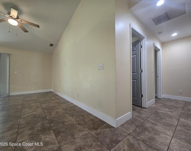 1624 Espejo Street Se - Photo Thumbnail 4