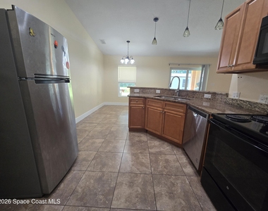 1624 Espejo Street Se - Photo Thumbnail 3