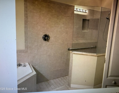 500 Wedge Court Se - Photo Thumbnail 5