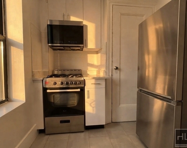 West 72 Street - Photo Thumbnail 2