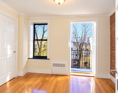 East 6th Street - Photo Thumbnail 2