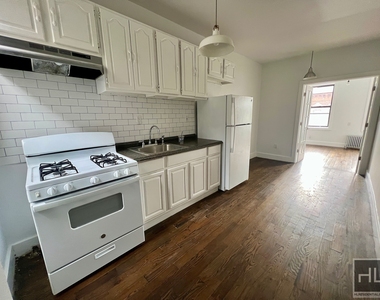 637 Wilson Avenue - Photo Thumbnail 4