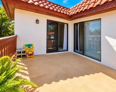 2086 Oak Meadow Circle - Photo Thumbnail 18
