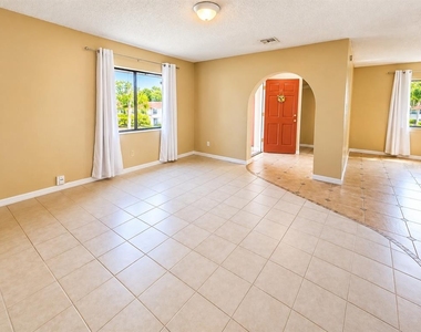 2086 Oak Meadow Circle - Photo Thumbnail 3