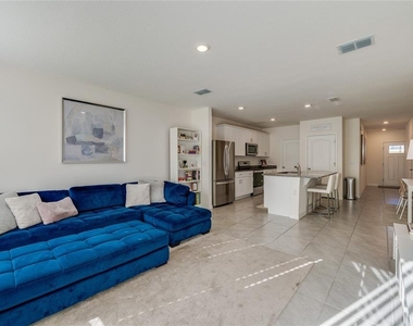 53 Bella Lago Circle - Photo Thumbnail 8
